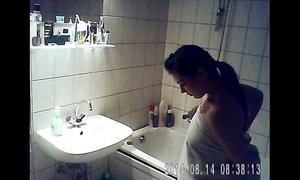Caught niece having a baths on hidden web camera - ispywithmyhiddencam.com