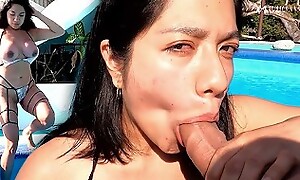 Latina squirts while fucked
